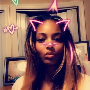 Heartfelt. Enchanting. Remarkable💋 HER €Ollection